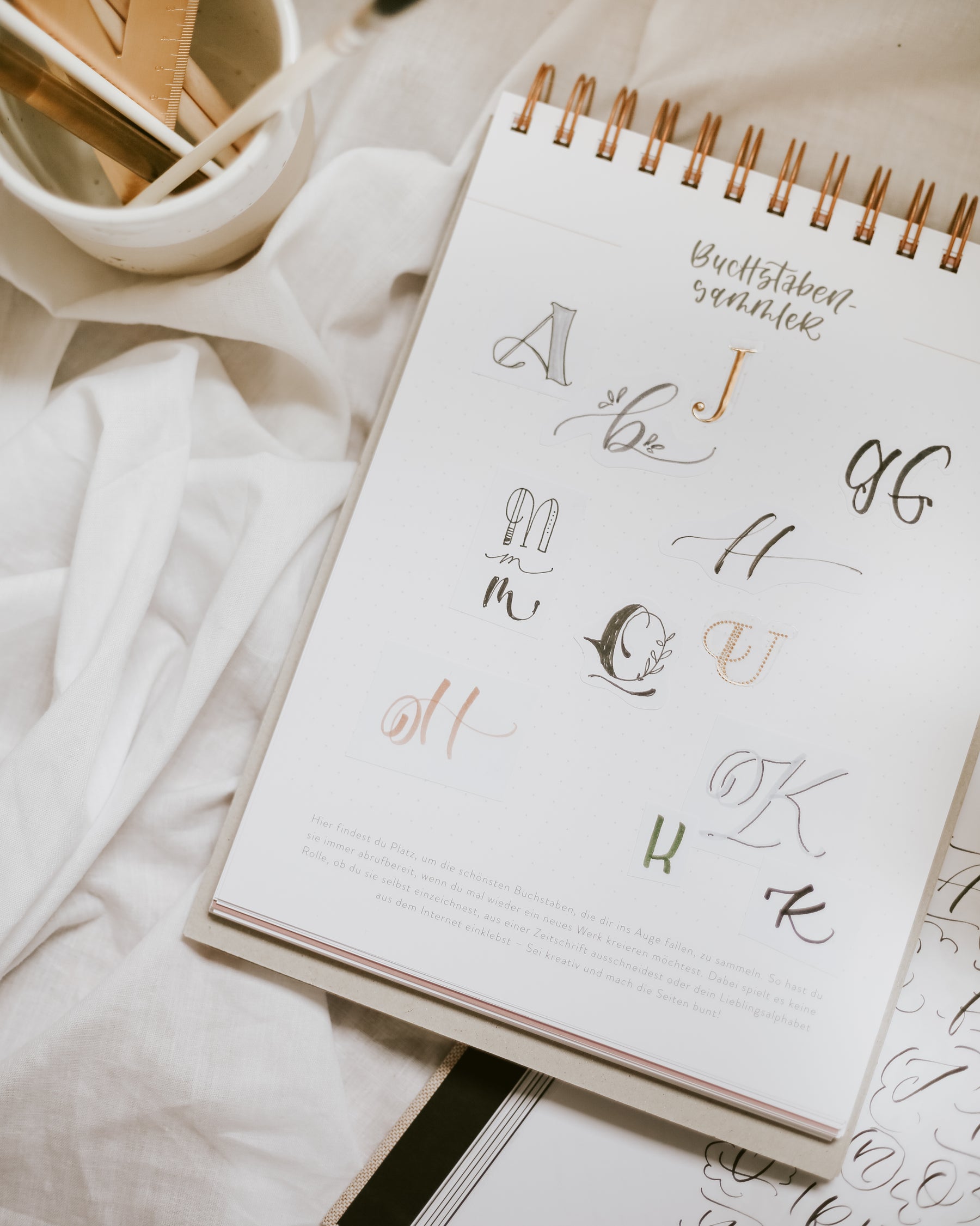 Handlettering Journal "Create your own magic"